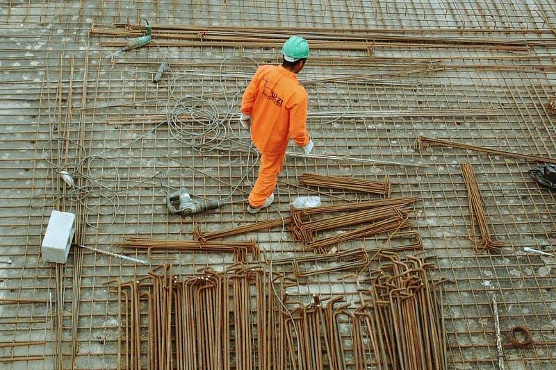 Trabajador de la construcción en una obra