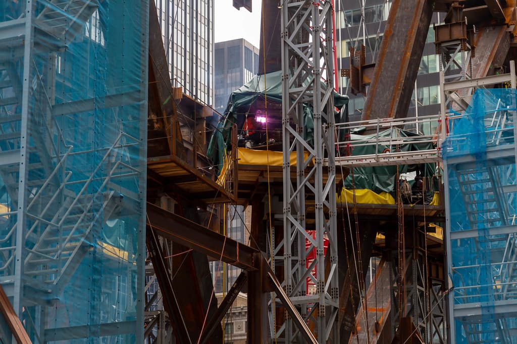 Estructura de acero de un edificio en construcción